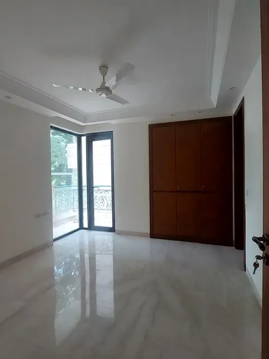 A spacious bedroom in Westend.