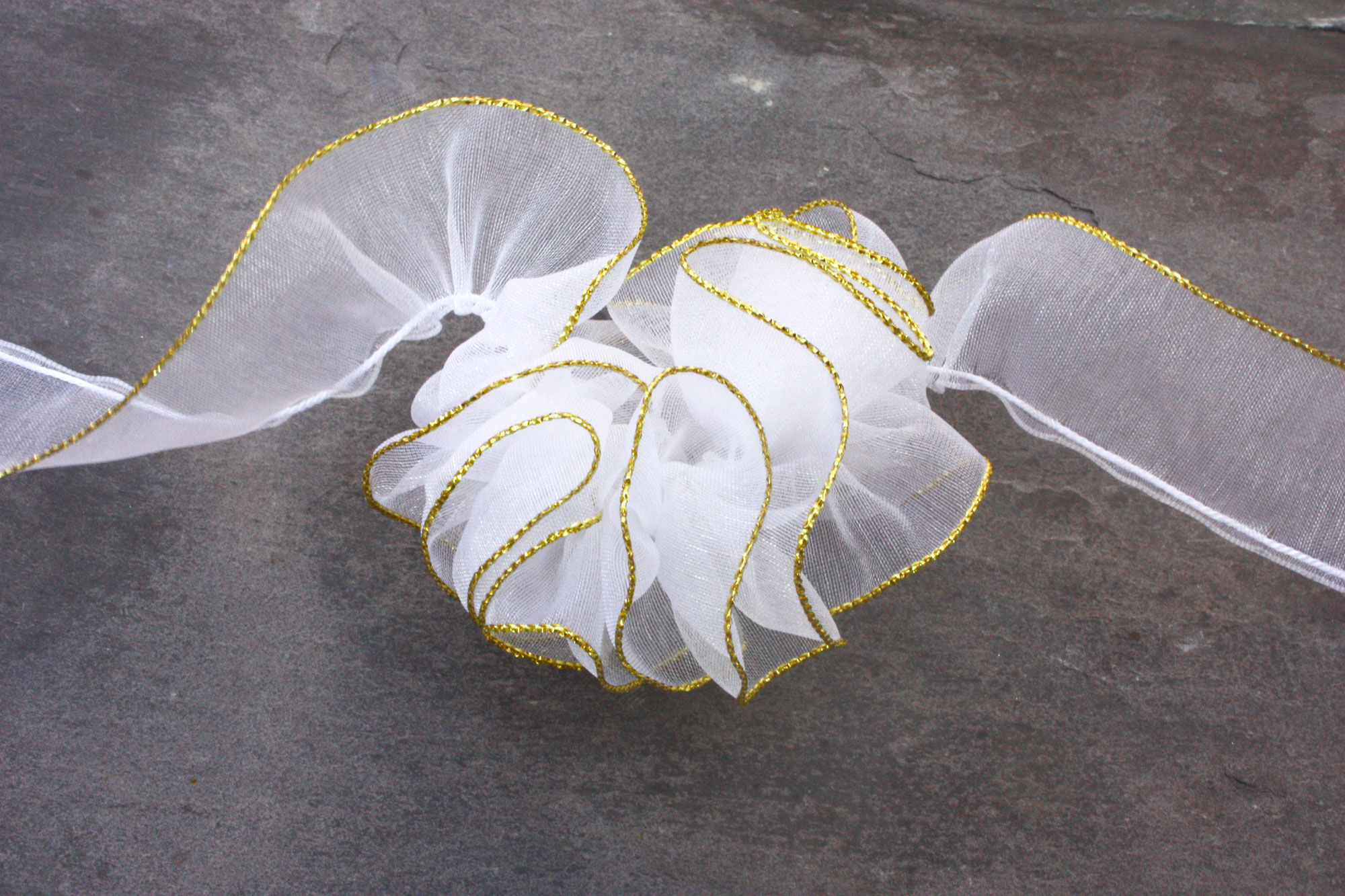 22mm White Sheer Organza Pullbow with Gold Edge