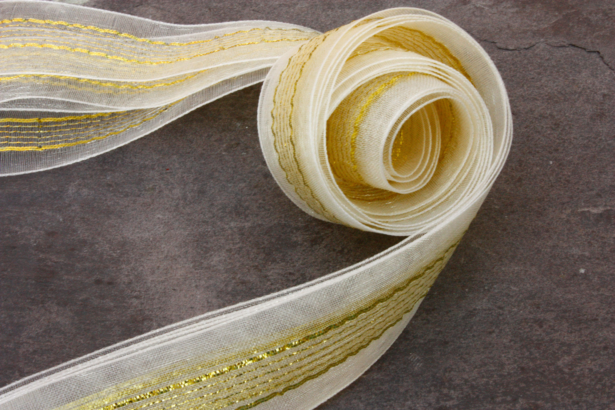 22mm Gossamer Ivory with Narrow Gold Detailing