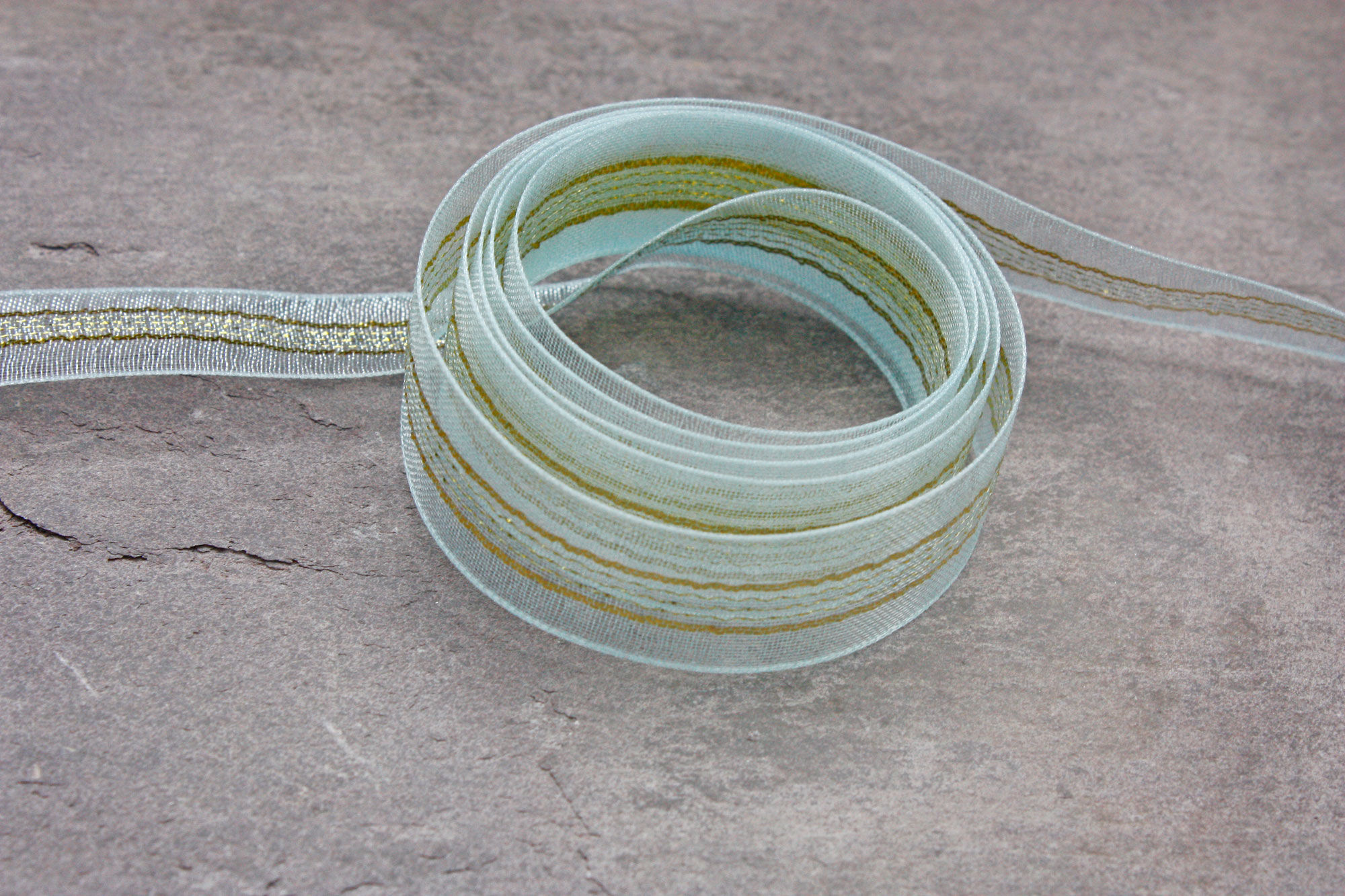 16mm Gossamer Light Blue / Gold