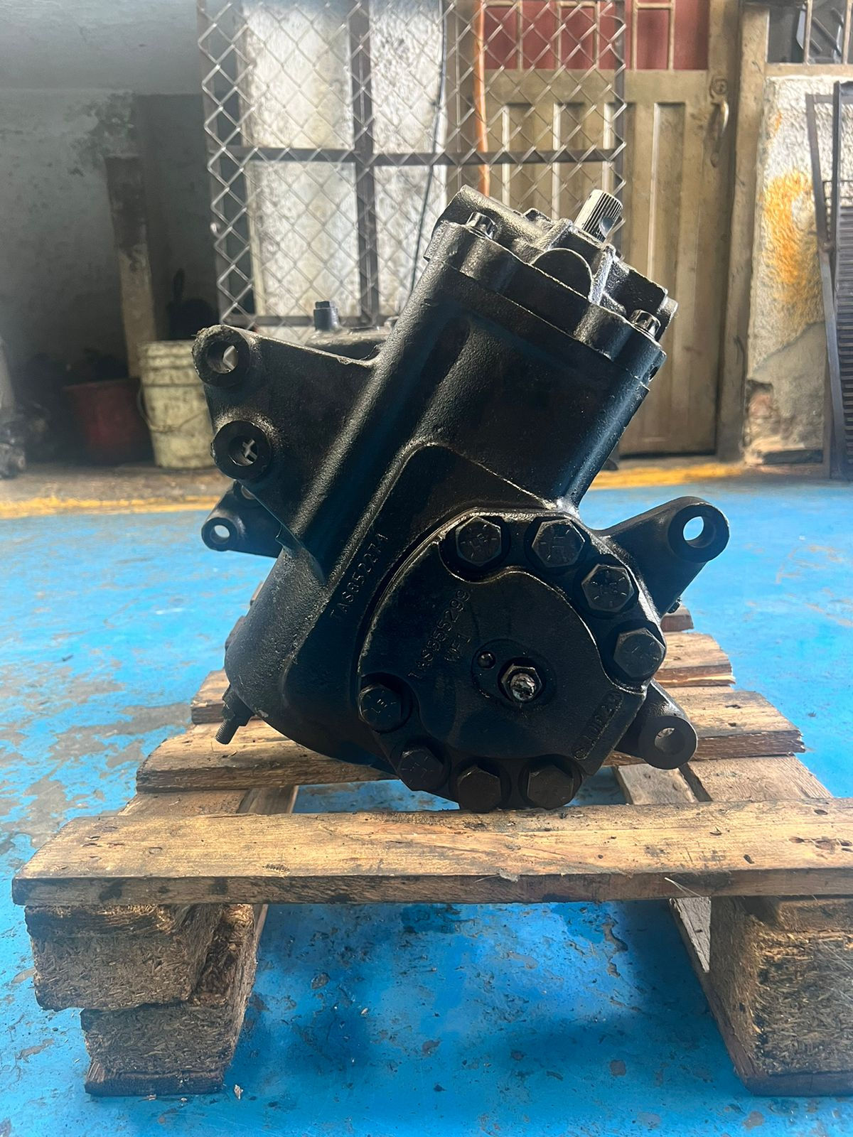 Caja Kenworth doble troque principal y auxiliar