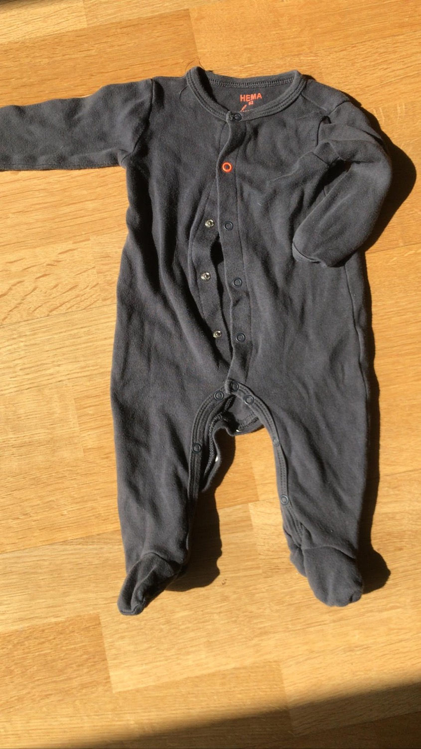 Thumbnail: 2 pyjama’s met voetjes maat 62 H&M