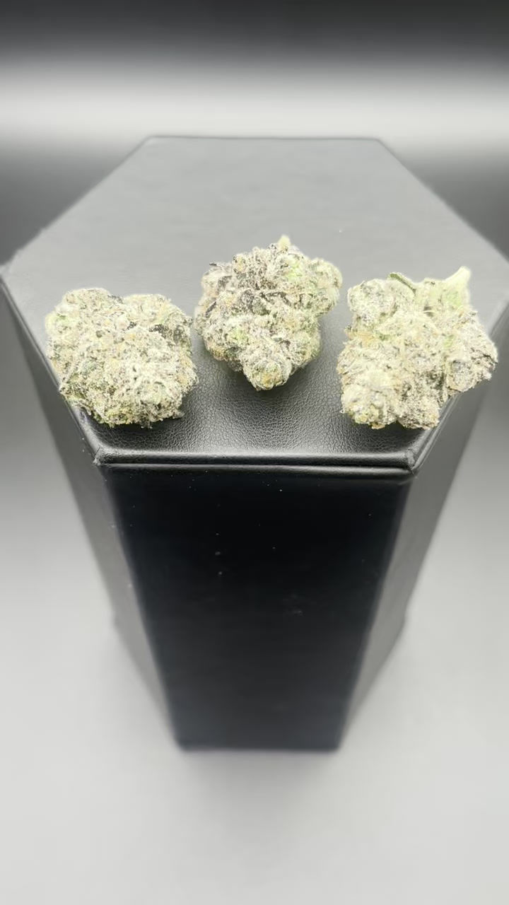 Thumbnail: Sticker with Free Crushmallow Z strain gift 