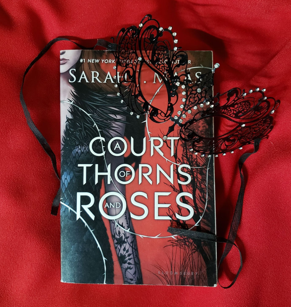 Review A Court of Thorns and Roses