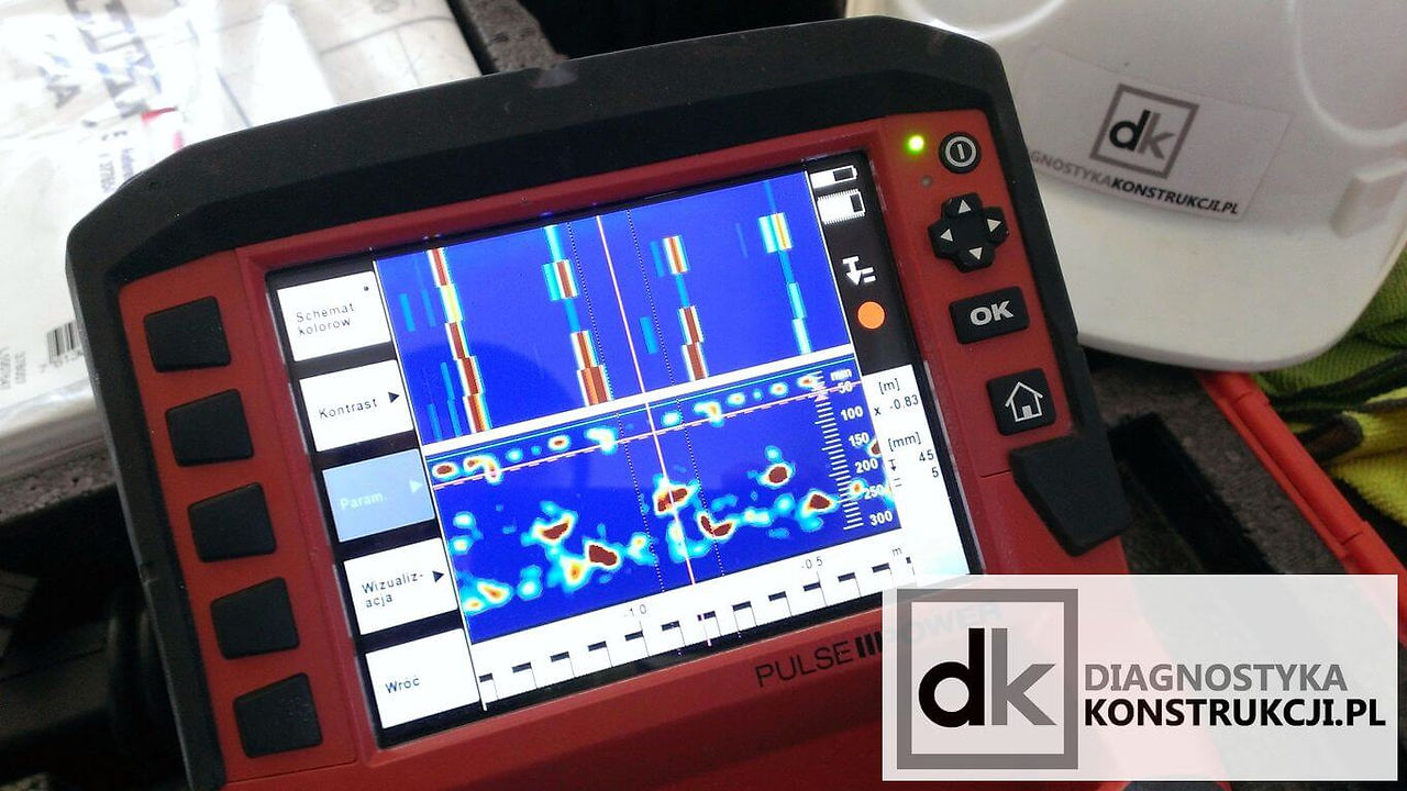 Profil GPR stropu Ackermana umożliwił weryfikację jego grubości - na monitorze georadaru Hilti X-Scan PS1000 wyraźnie widoczne są kolejne pustaki stropowe