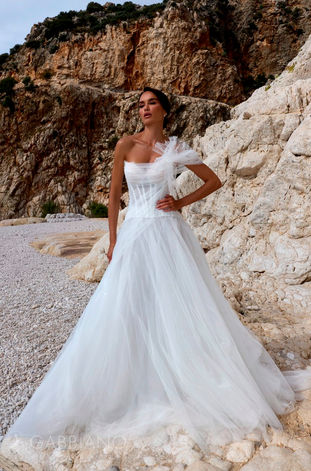Сватбена рокля модел с отстъпка в Mille Bridal
