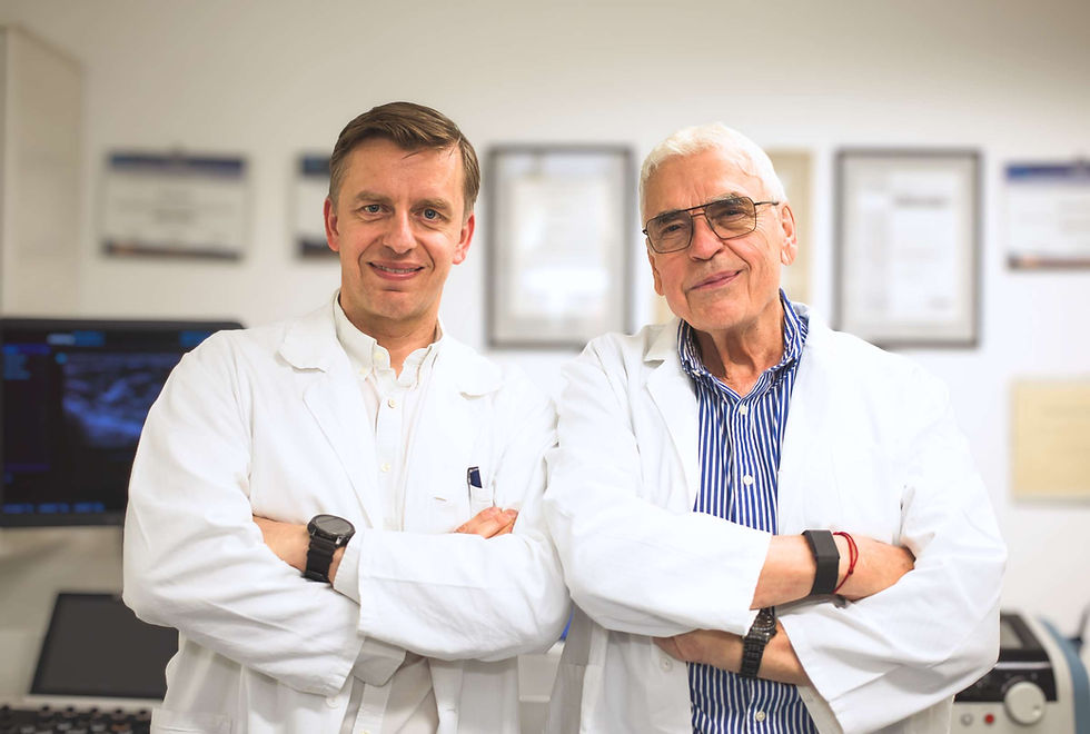 Primář MUDr. Jiří Nedělka a jeho syn a odborný garant pro neurologii MUDr. Tomáš Nedělka PhD.