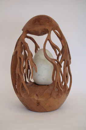 Espace fertile - Sculpture en poirier et marbre - Hauteur 40 cm - Marc Blondeau, sculpteur, France.