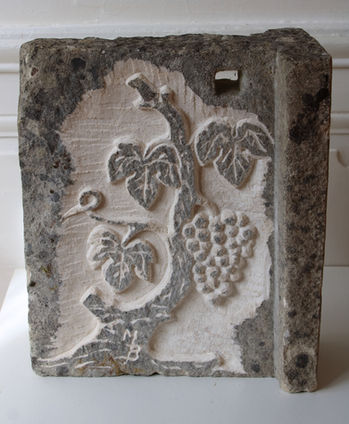 Cep - Pierre de Bourgogne - 40x45 cm - Marc Blondeau, sculpteur.