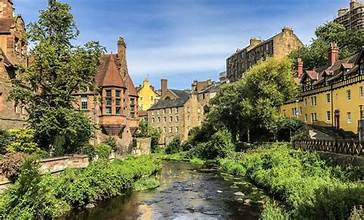 What Are the Best Neighborhoods in Edinburgh, Scotland for a Tourist to Find Reasonable and Safe Lodging?