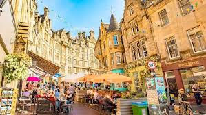 Edinburgh vs. London: The Ultimate Guide to Choosing Your Year-Long UK Adventure