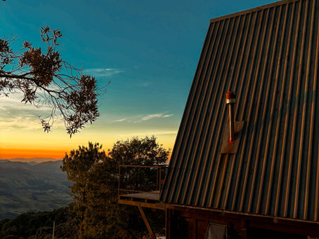 BE Galeria assina a curadoria de interiores do Nomad Place, retiro para casais na Serra da Mantiqueira