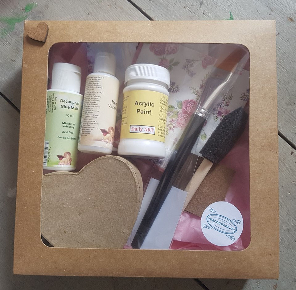Decoupage Basics Set ,  brush, glue, sandpaper, paint, varnish, box , napkins