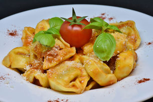 Bestselling Memoir Reconnects Fans of Famed Italian Restaurant with Heaping Helpings of Nostalgia