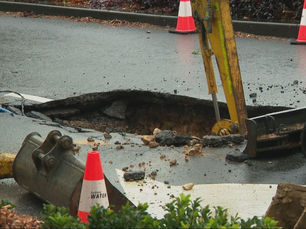 Sydney CBD sinkhole disrupts nearby school and businesses