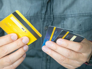 Study finds Aussies overspend to earn reward points