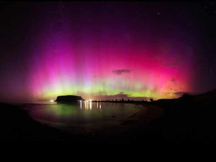 Stunning Aurora Australis Lights Up South-East Australian Skies