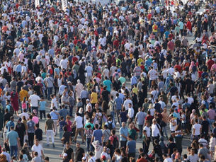 Western Australia drives population growth as nation surpasses 28 million