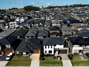 Mortgage war intensifies as banks lower variable rates to attract customers