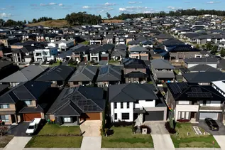 Mortgage war intensifies as banks lower variable rates to attract customers