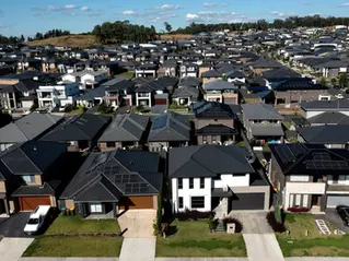 Mortgage war intensifies as banks lower variable rates to attract customers