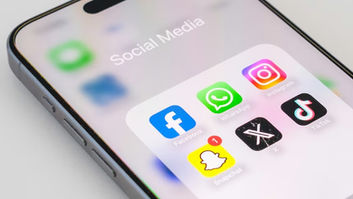 වයස අවුරුදු 12 න් පහළ දරුවන්ට සමාජ මාධ්‍ය තහනමක් ?