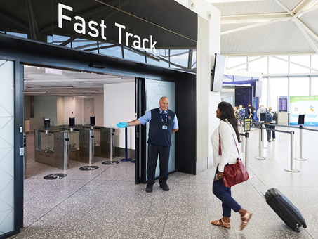 Sydney Airport launches new $20 fast-track security service