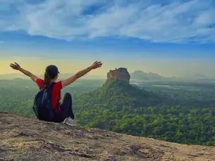 දිත්වා නොතකා දෙසැම්බර් මාසයේ සංචාරක පැමිණීම් ඉහළට...