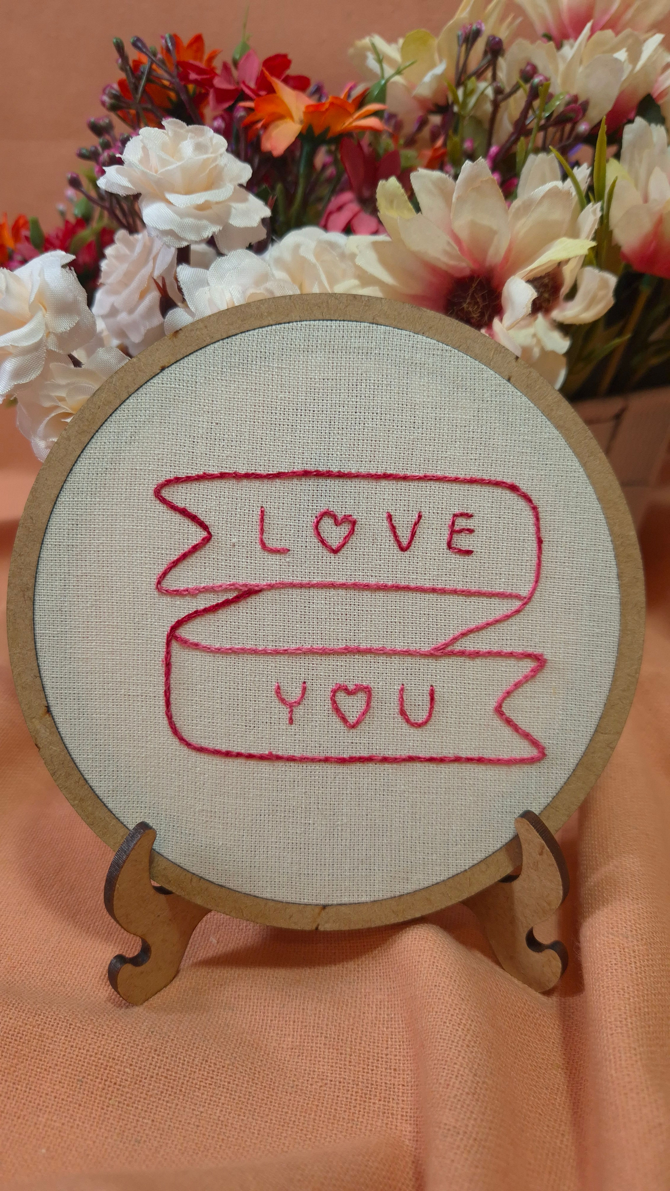 Quadro Bordado À Mão - Faixa Love You