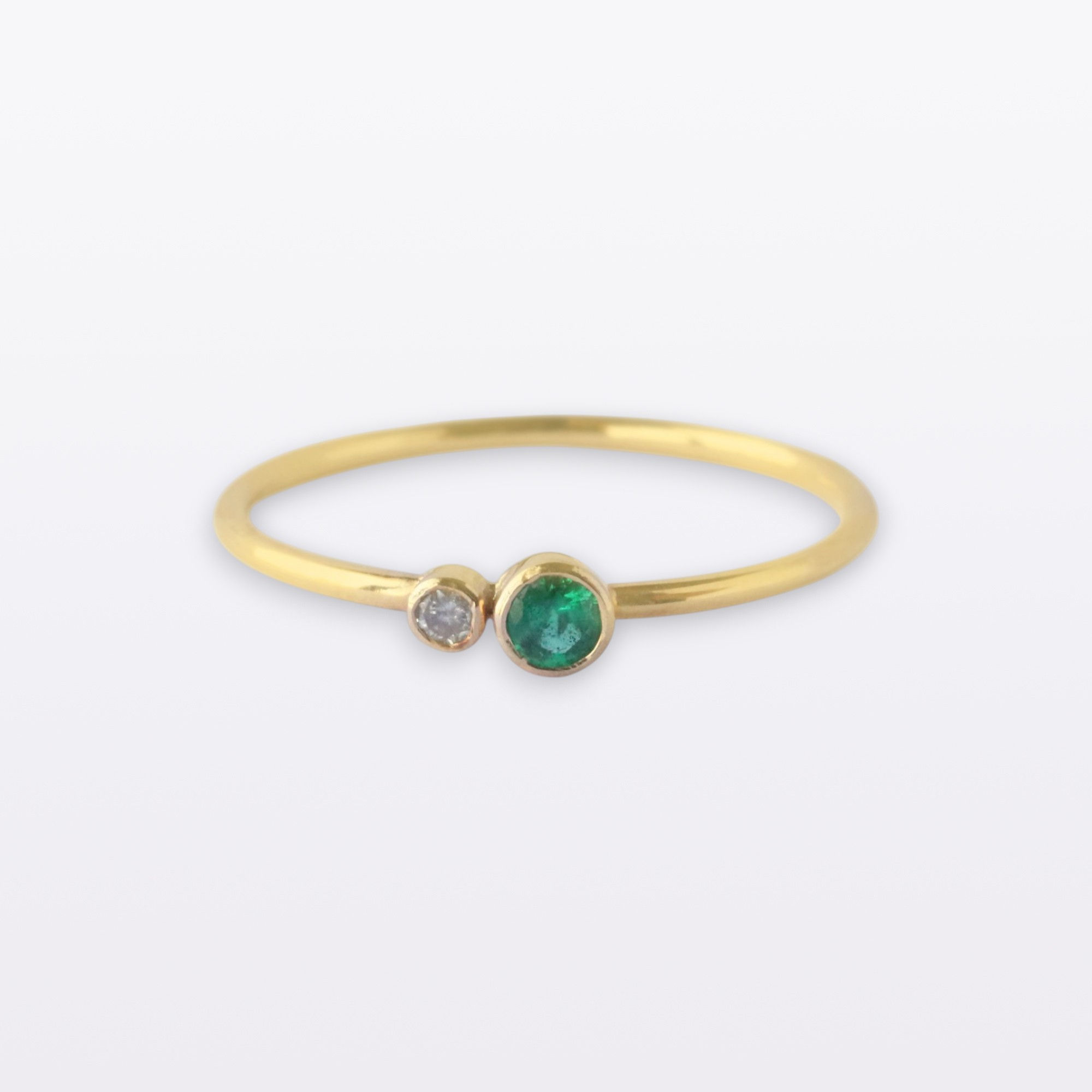 Solitaire Emerald & Diamond Delicate Ring in 14k Yellow Gold Jewelry.