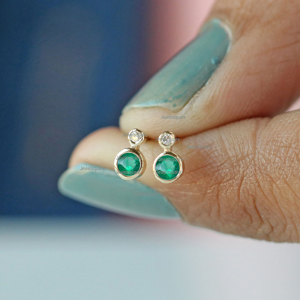 Solitaire Natural Diamond & Emerald Studs In14k Yellow Gold Earring.