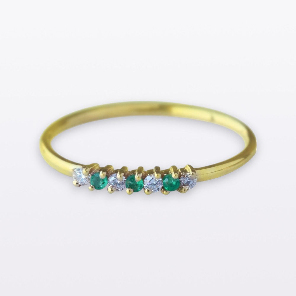 Natural Emerald & Natural Diamonds Alternate Ring in 14k Yellow Solid Gold