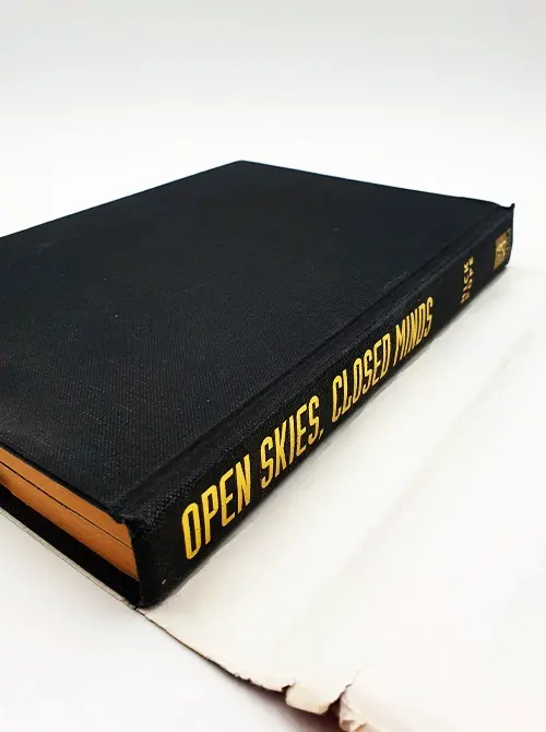 Miniatura: Open Skies Closed Minds