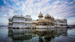 Lake palace 6 Km