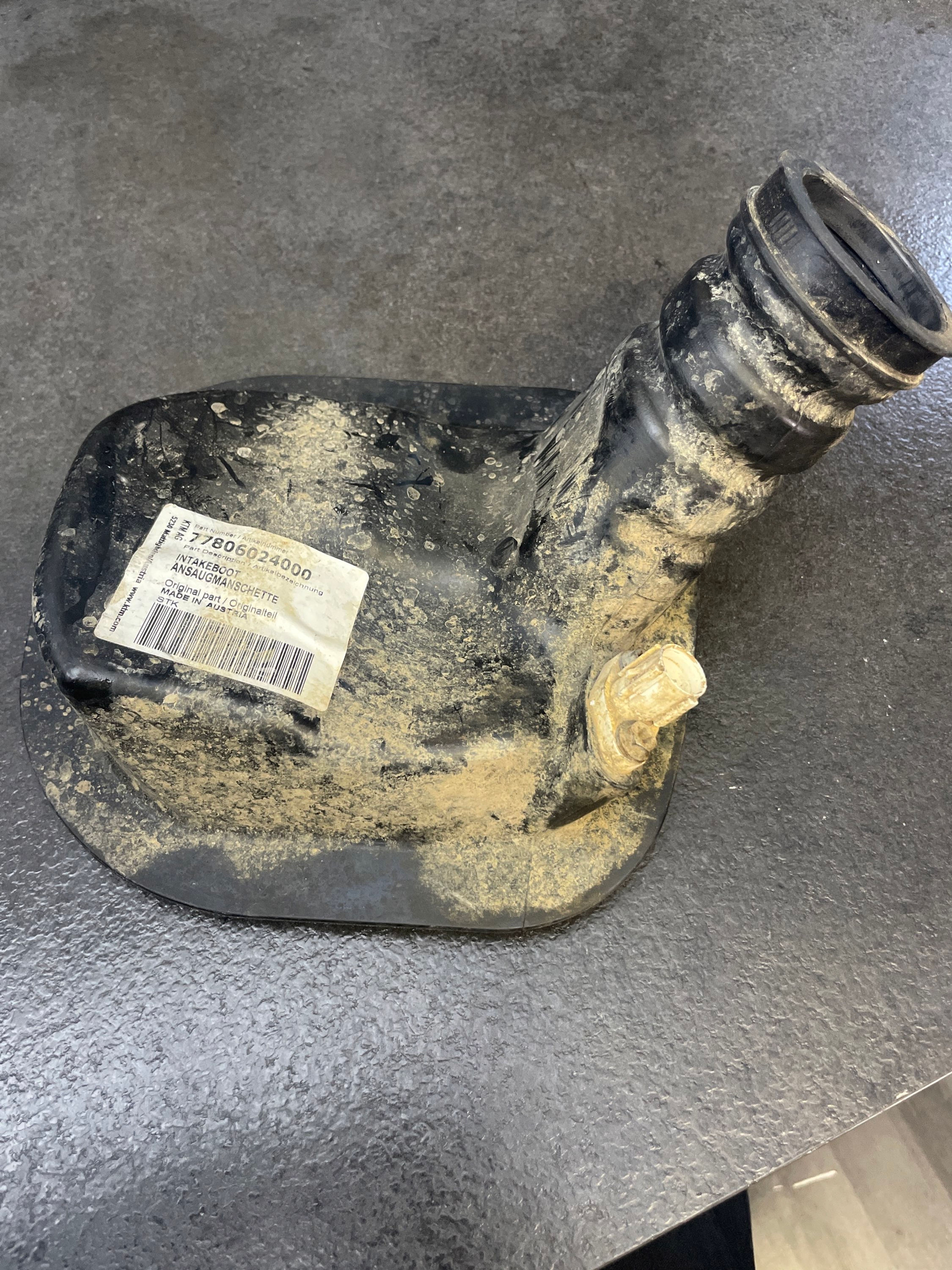 77206026000, AIRBOX RUBBER, KTM