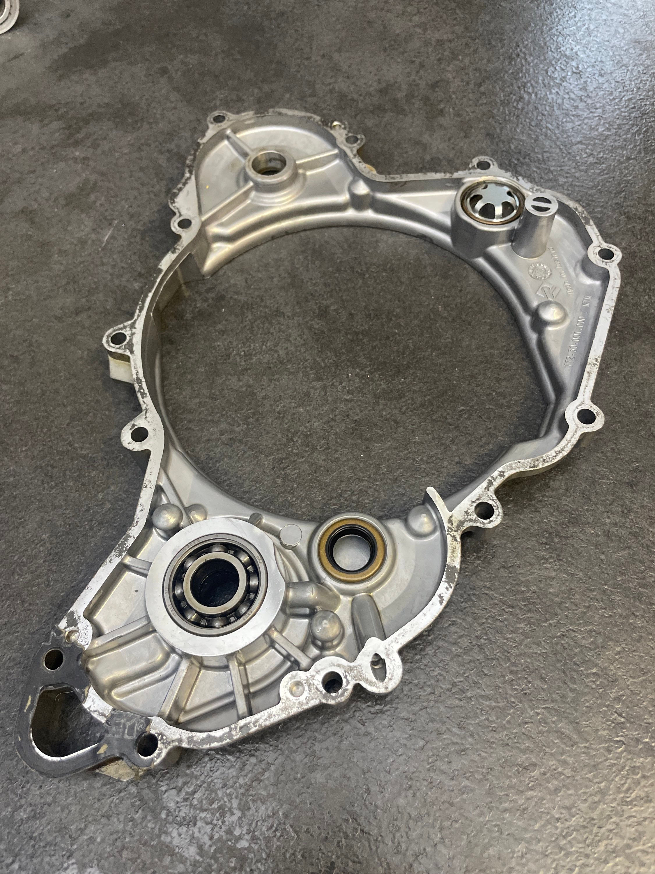 77230001044 CLUTCH COVER CPL., KTM