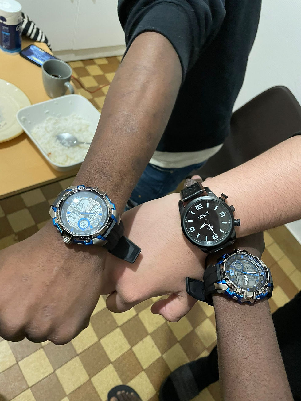 Un généreux donateur de montres et de bijoux a fait de nombreux heureux!!!!