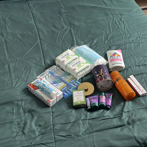 l’Hébergement d’Urgence : Offrir un Sourire avec des Kits d’Hygiène