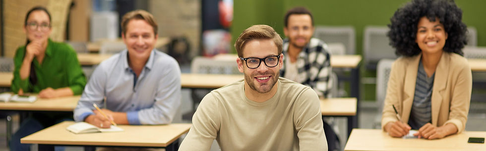 business_lecture_group_happy_mul.jpg