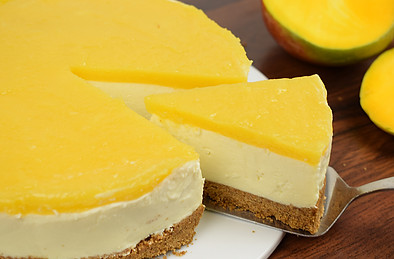 Mango-White-Chocolate-Mousse-Cake_Novisserie-Frankfurt