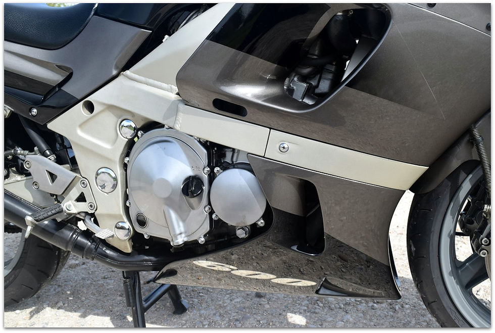 Thumbnail: SOLD - 1999 Kawasaki ZZR600 "Concours"