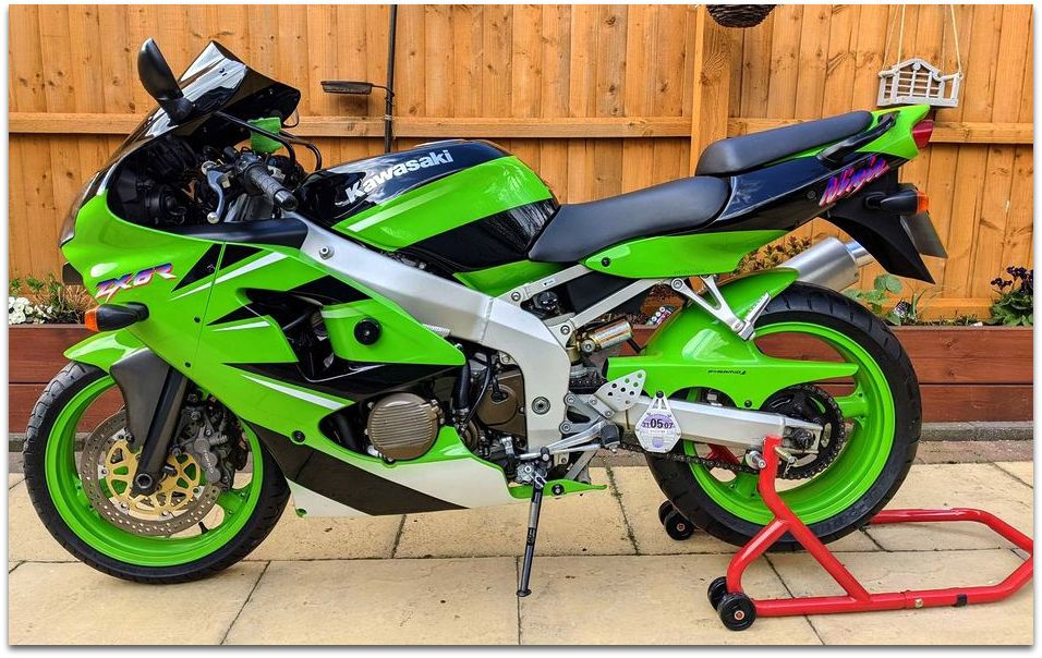 Thumbnail: SOLD - 2000 Kawasaki ZX-6R Just 6,900 miles