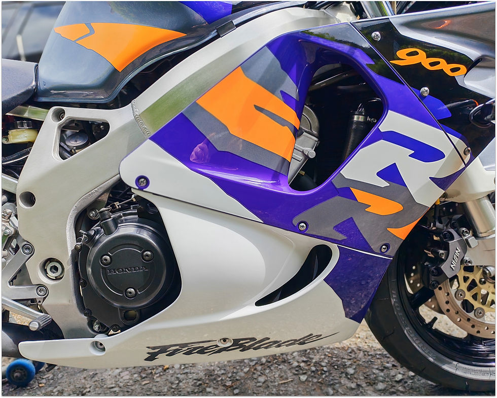 Thumbnail: 1996 Honda CBR900rr