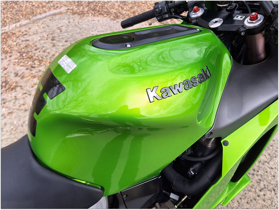Thumbnail: SOLD - 2000 Kawasaki ZX-12R