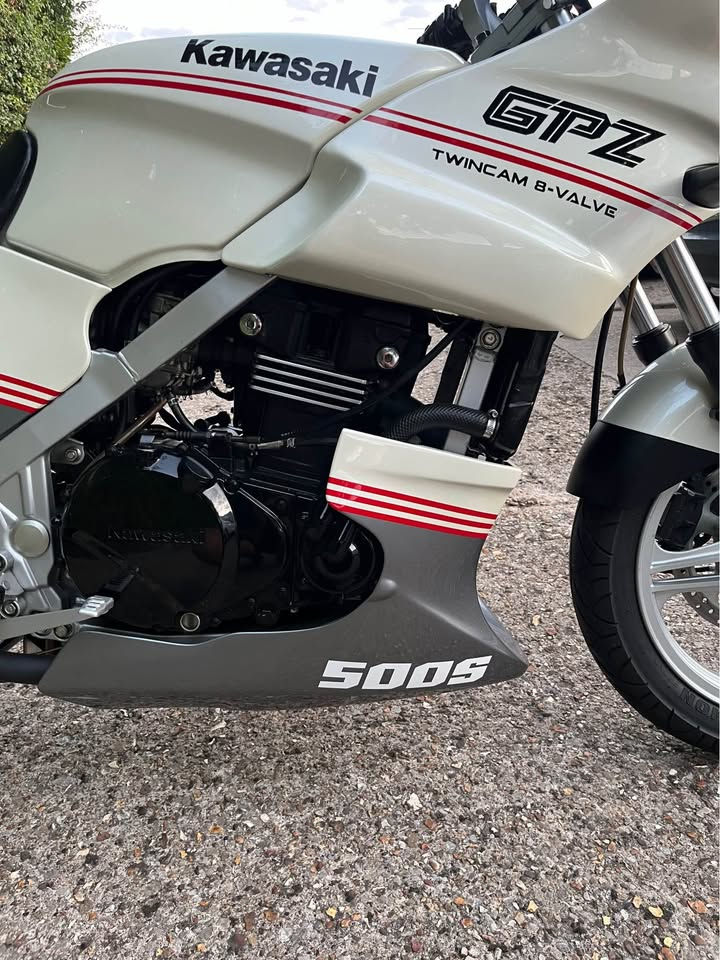 Thumbnail: 1989 Kawasaki GPz500S