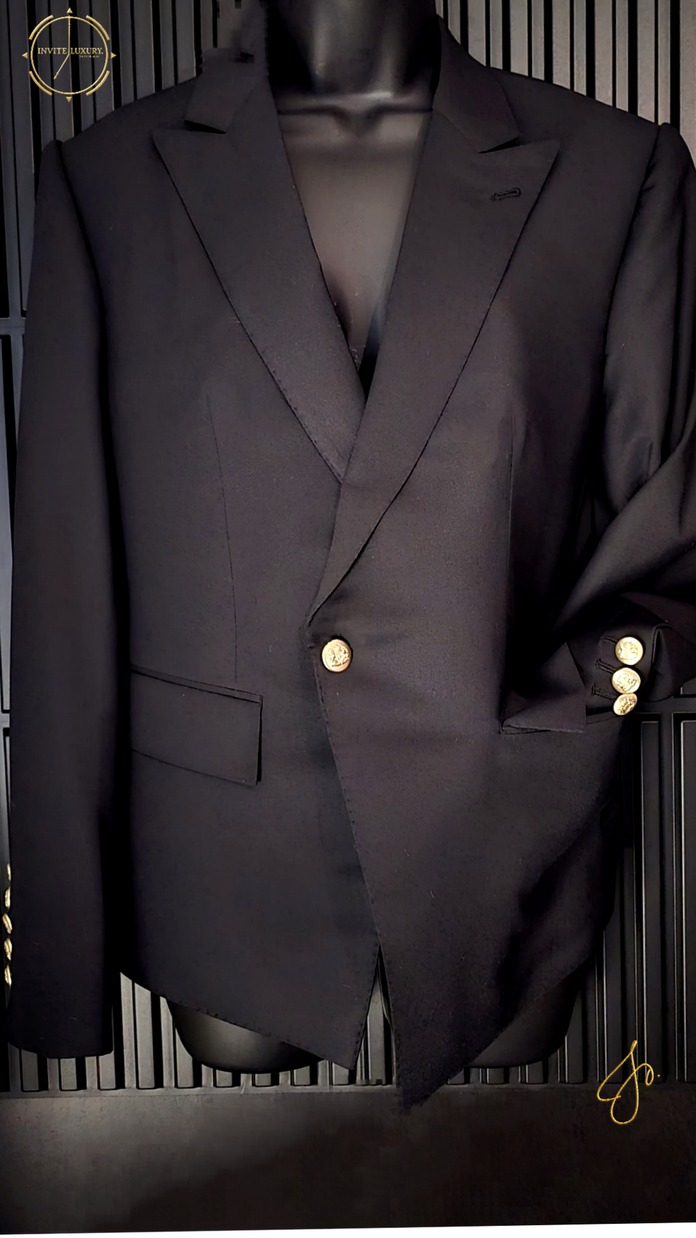 Black Blazer.png