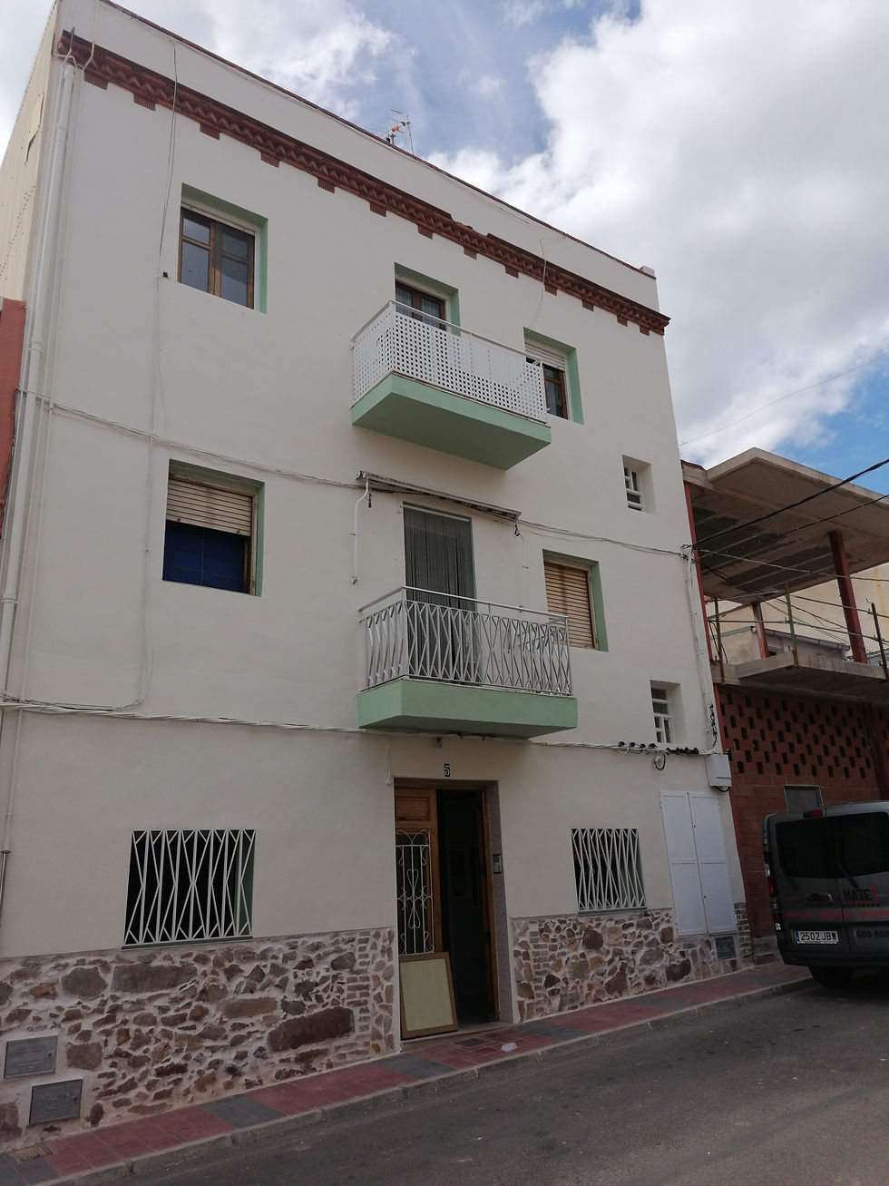 Rehabilitacion de fachada despues de pintar