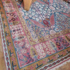 Tapis point noué français genre orient fond bleu