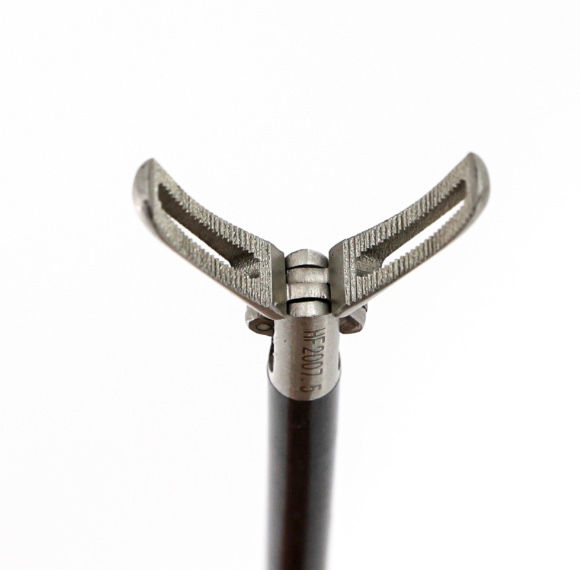 Прев'ю: Затискач вікончаcтий з порожниною. 5мм, довжина 330мм(15мм)