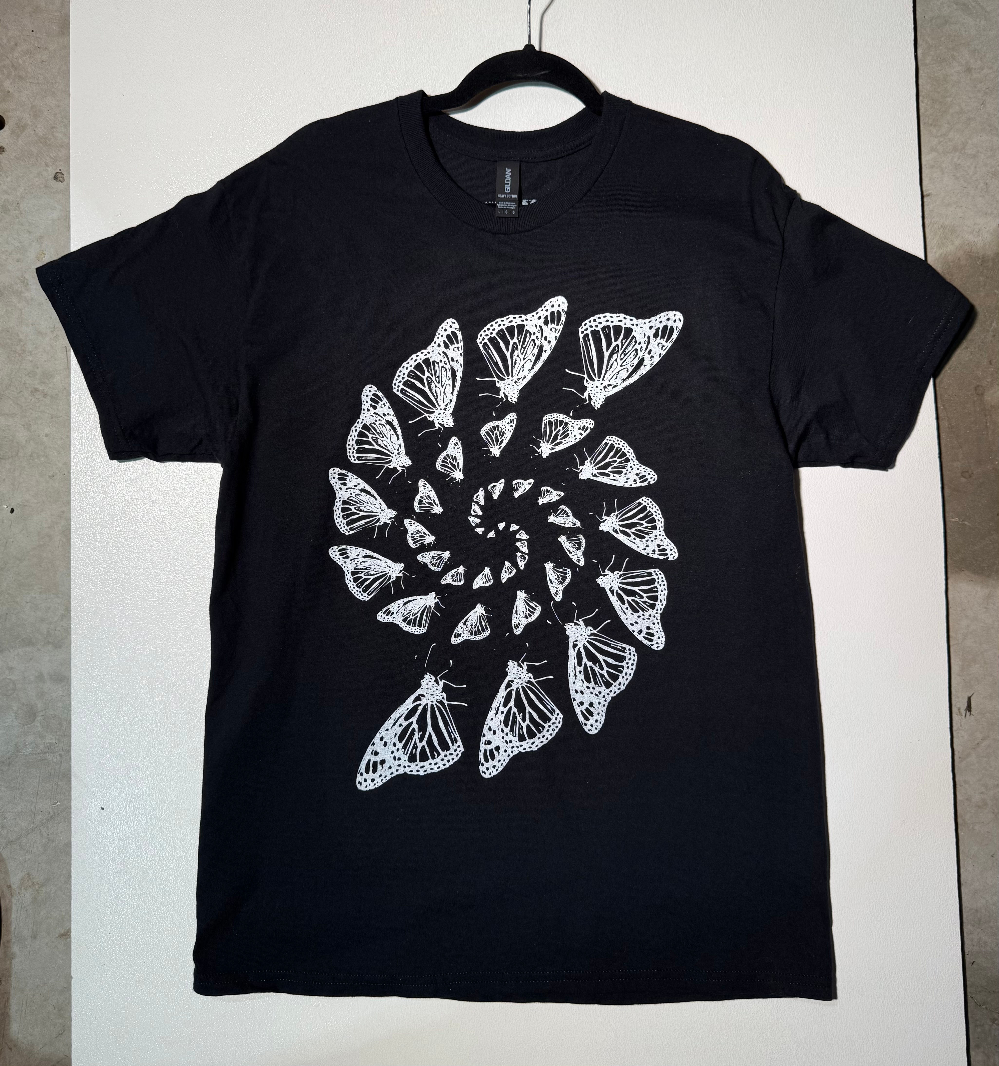 Butterfly Spiral t-shirt LARGE black